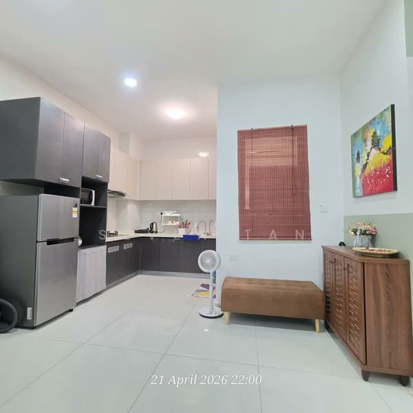 Condominium for Sale at Royal Strand @ Country Garden Danga Bay - Seven Tan - Kitchen - PropertyGuru.com.my