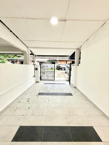 Rumah Teres 2 Tingkat untuk Dijual di Simpang Renggam (Johor) - Win Lim - Entrance - PropertyGuru.com.my
