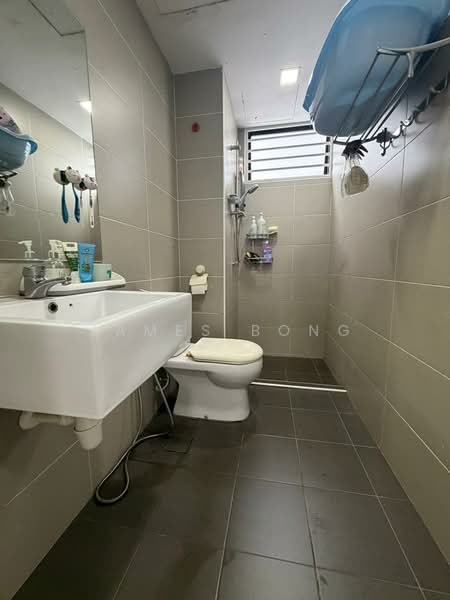 Service Residence for Sale at The Garden Residences - James Bong - Bathroom - PropertyGuru.com.my