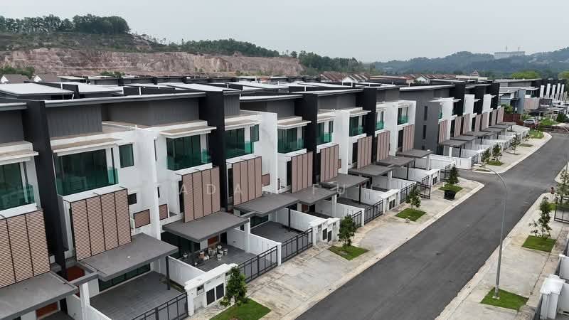 3-storey Terraced House for Sale in Seksyen U10 (Shah Alam) - Adam Fuu - Exterior - PropertyGuru.com.my