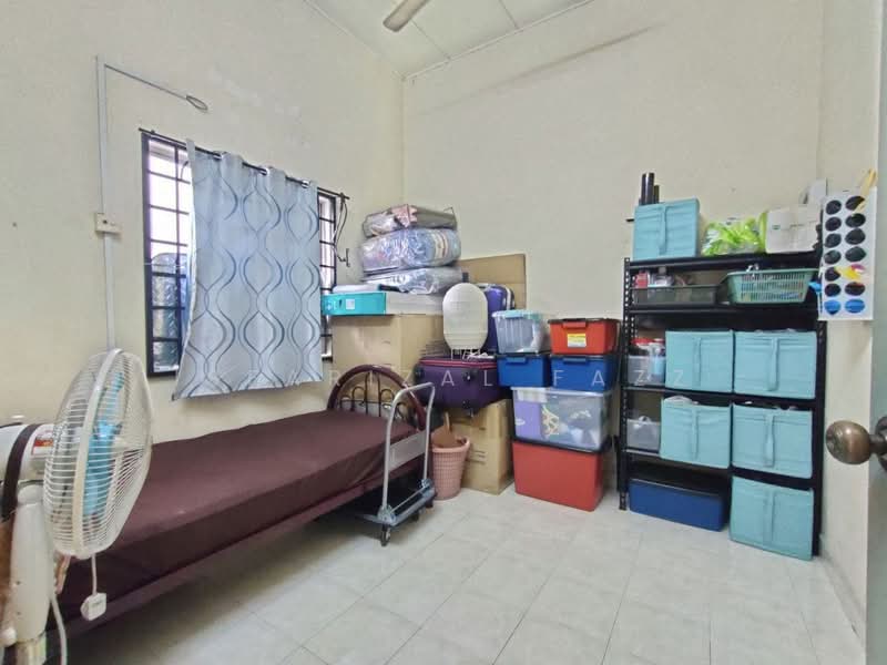Apartment for Sale at Pangsapuri Tainia - Isfarizal fazz - Bedroom - PropertyGuru.com.my