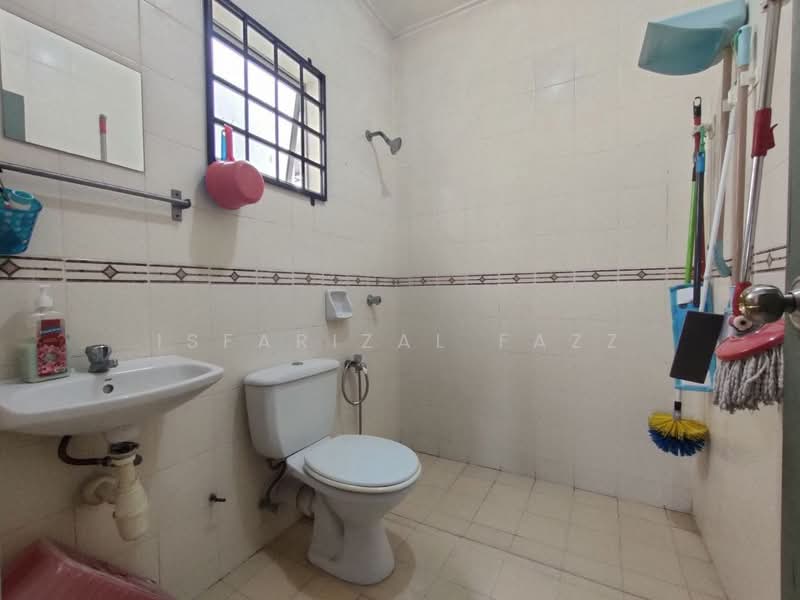 Apartment for Sale at Pangsapuri Tainia - Isfarizal fazz - Bathroom - PropertyGuru.com.my
