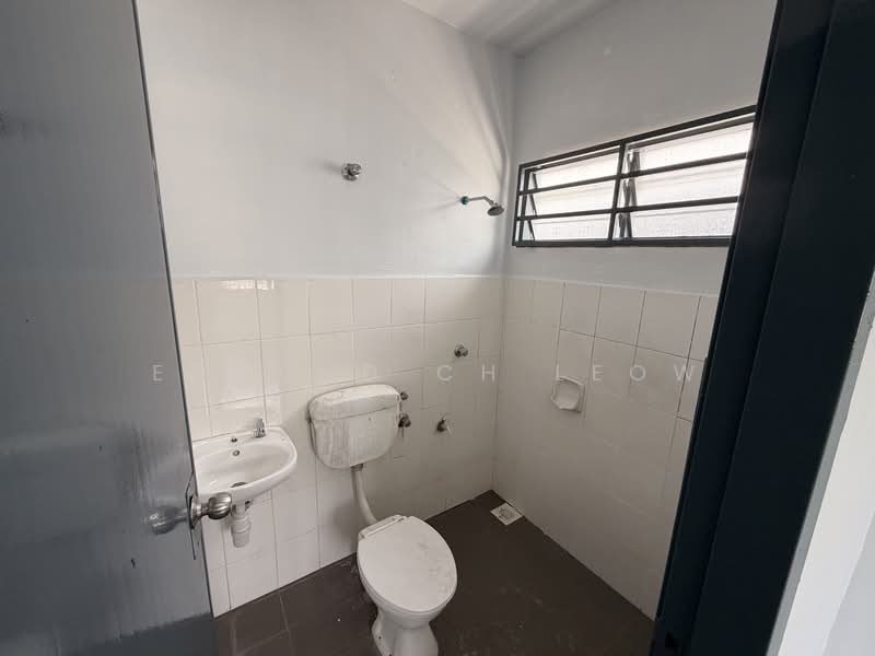 Semi-Detached House for Rent in Taman Selayang Mutiara (Selayang) - Edmund CH Leow - Bathroom - PropertyGuru.com.my
