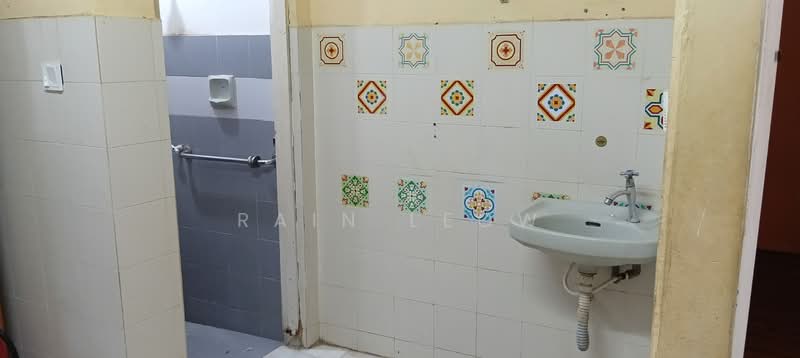 2-storey Terraced House for Rent in Bandar Sungai Long (Selangor) - Rain Leow - Bathroom - PropertyGuru.com.my