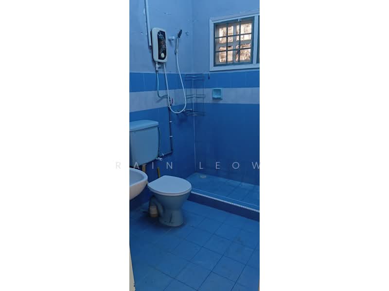 2-storey Terraced House for Rent in Bandar Sungai Long (Selangor) - Rain Leow - Bathroom - PropertyGuru.com.my