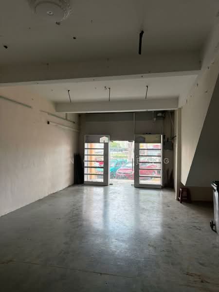 Kedai / Pejabat untuk Dijual di Taman Semabok Perdana (Semabok) - Vinc Pheng - Entrance - PropertyGuru.com.my