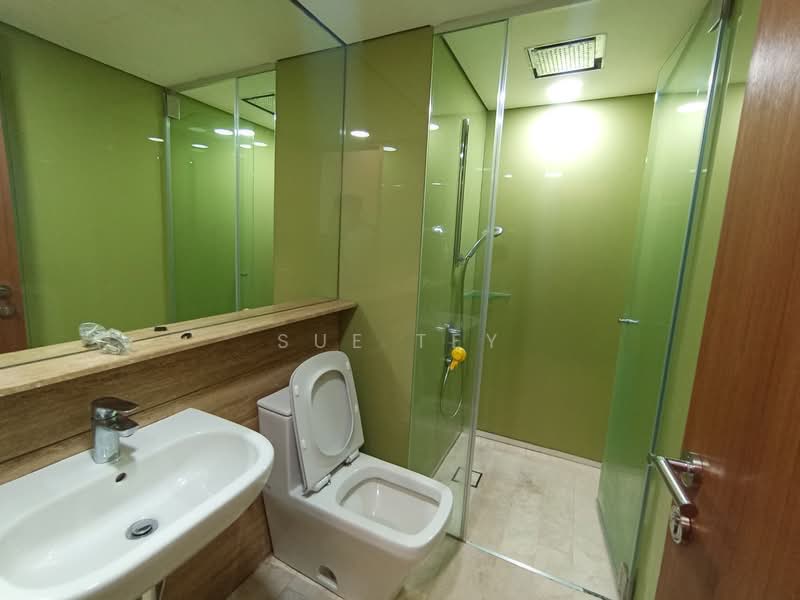 Servis Apartment untuk Disewa di Sky Suites @ KLCC - Sue Tey - Bathroom - PropertyGuru.com.my