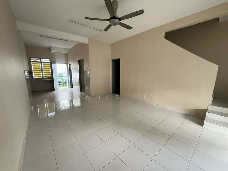 2-storey Terraced House for Sale in Nusantara Prima (Gelang Patah) - Alanis Lee - Living Room - PropertyGuru.com.my