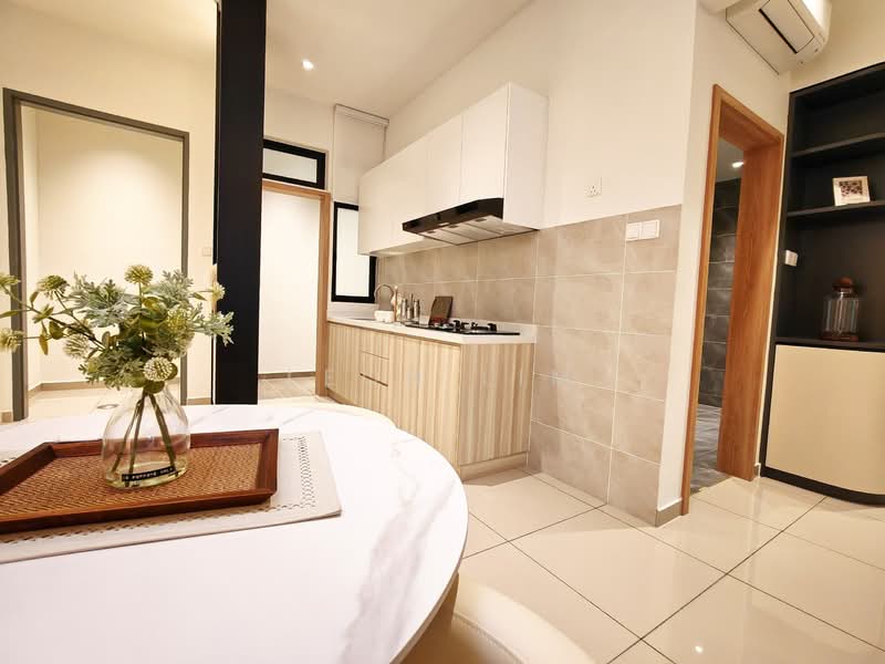 Service Residence for Sale at Daya 1 Residences (D1R), TD Central - Leon Lim - Kitchen - PropertyGuru.com.my