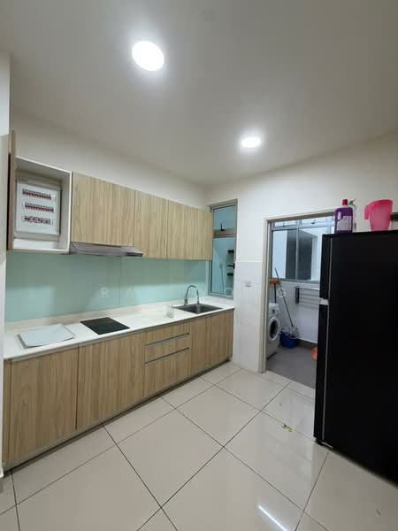 Servis Apartment untuk Disewa di Meridin Bayvue Serviced Apartment - Ray Wong - Kitchen - PropertyGuru.com.my
