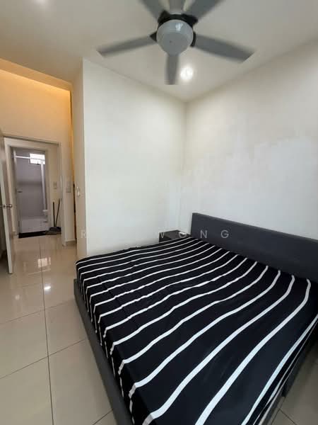 Servis Apartment untuk Disewa di Meridin Bayvue Serviced Apartment - Ray Wong - Bedroom - PropertyGuru.com.my
