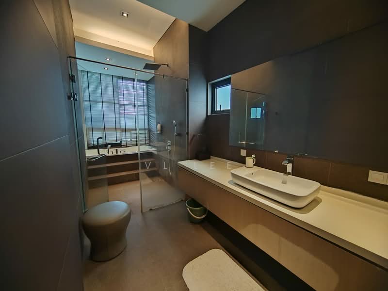 Rumah Banglo untuk Dijual di Leisure Farm (Gelang Patah) - VL Lee - Bathroom - PropertyGuru.com.my