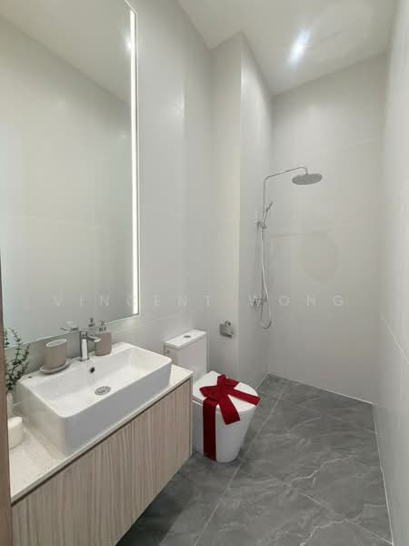 Kondominium untuk Dijual di Peel Lane - Vincent Wong - Bathroom - PropertyGuru.com.my