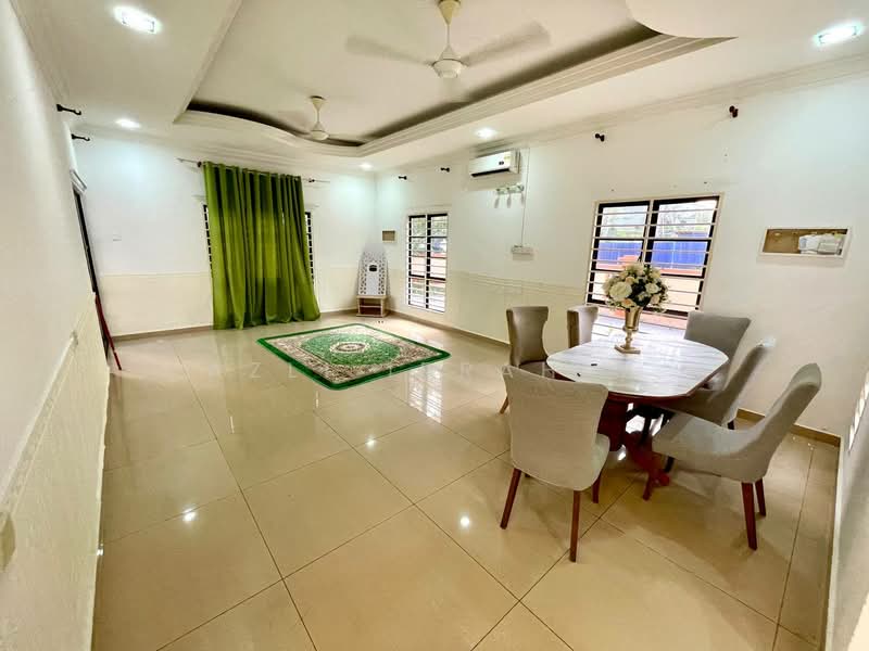 Bungalow for Sale in Taman Desa Impian (Kajang) - Azli Ibrahim - Living Room - PropertyGuru.com.my