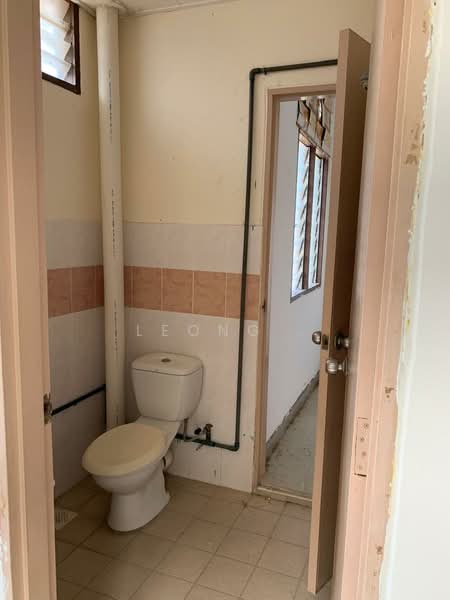 Rumah Berkembar untuk Dijual di Balik Pulau (Penang) - Leong . - Bathroom - PropertyGuru.com.my