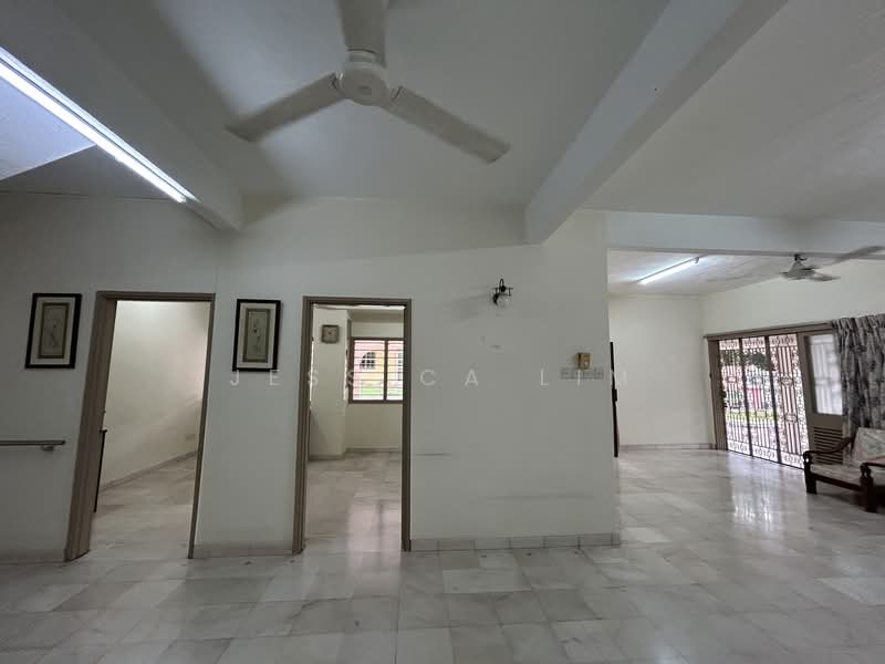 Rumah Berkembar untuk Dijual di SS5 (Petaling Jaya) - Jessica Lim - Living Room - PropertyGuru.com.my