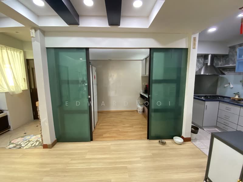Condominium for Rent at Gold Coast Resort Condominium - Edward Ooi - Kitchen - PropertyGuru.com.my
