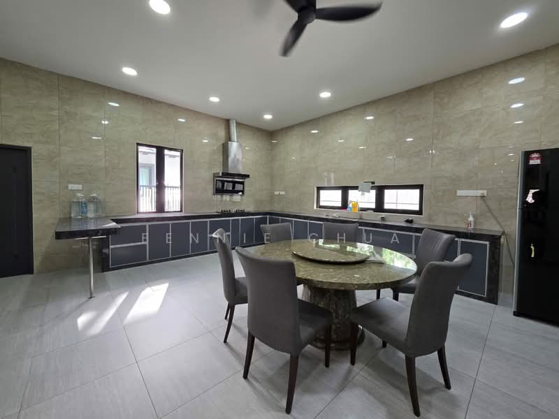Semi-Detached House for Sale in Taman Sri Intan (Johor Bahru) - Fennie Chua - Kitchen - PropertyGuru.com.my
