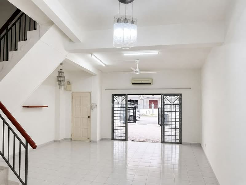 2.5-storey Terraced House for Rent in Kajang (Selangor) - Nurra Eikin - Entrance - PropertyGuru.com.my