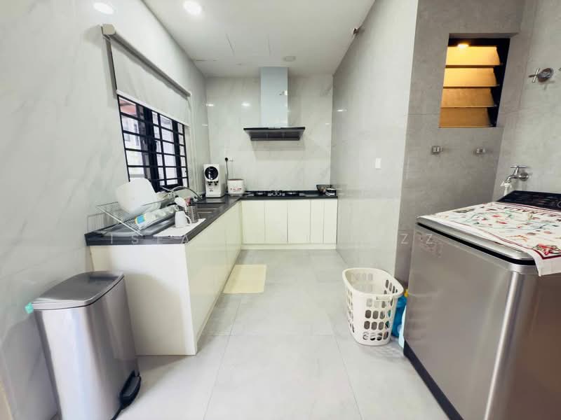 Rumah Teres 2 Tingkat untuk Dijual di U12, Taman Cahaya Alam (Shah Alam) - Isfarizal fazz - Kitchen - PropertyGuru.com.my
