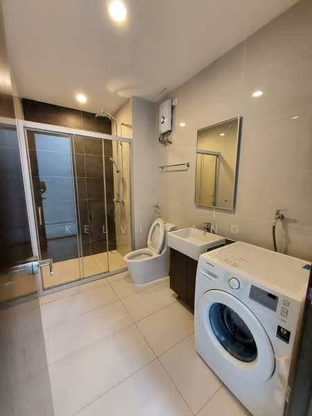 Condominium for Rent at Bay Point @ Country Garden Danga Bay - KELVIN ANG - Bathroom - PropertyGuru.com.my
