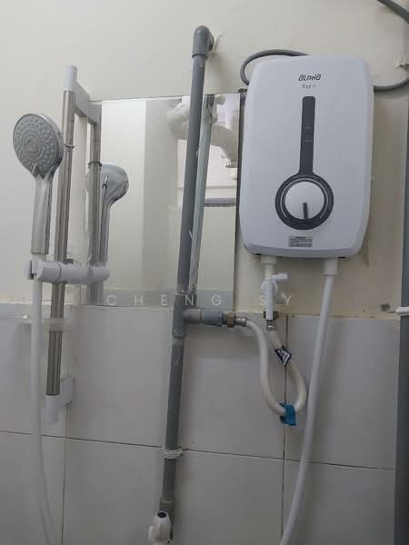 Pangsapuri untuk Disewa di Arena Green - Cheng SY - Bathroom - PropertyGuru.com.my