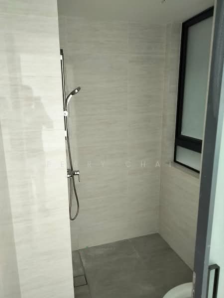 Servis Apartment untuk Disewa di Baron Residence @ Lake City - Perry Chai - Bathroom - PropertyGuru.com.my