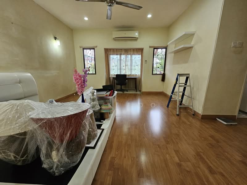 Rumah Teres 2 Tingkat untuk Dijual di Sungai Long (Bandar Sungai Long) - Ray Foo - Living Room - PropertyGuru.com.my
