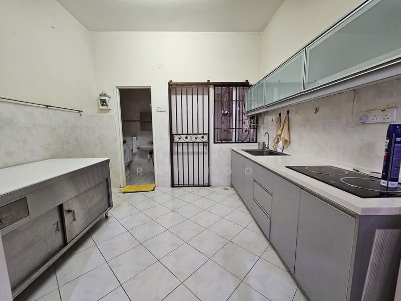 Rumah Teres 2 Tingkat untuk Dijual di Sungai Long (Bandar Sungai Long) - Ray Foo - Kitchen - PropertyGuru.com.my