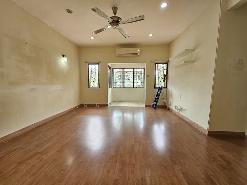 Rumah Teres 2 Tingkat untuk Dijual di Sungai Long (Bandar Sungai Long) - Ray Foo - Living Room - PropertyGuru.com.my