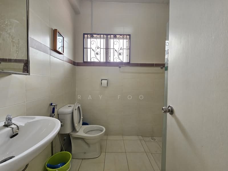 Rumah Teres 2 Tingkat untuk Dijual di Sungai Long (Bandar Sungai Long) - Ray Foo - Bathroom - PropertyGuru.com.my