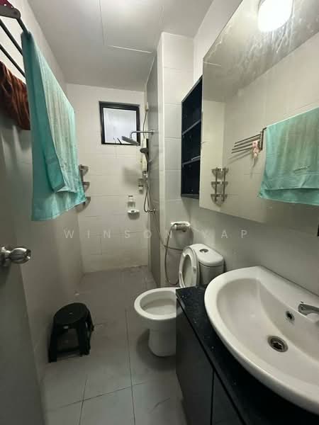 Servis Apartment untuk Dijual di Jentayu Residensi @ Tampoi - Winson Yap - Bathroom - PropertyGuru.com.my