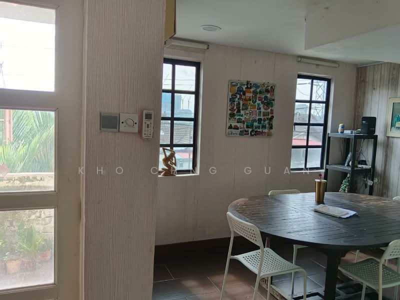 Rumah Teres 2.5 Tingkat untuk Dijual di Taman Bukit Idaman (Selayang) - Kho Chng Guan - Dining Room - PropertyGuru.com.my