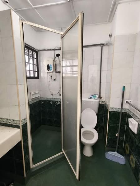 Terraced House for Rent in Taman Mutiara Rini (Skudai) - Pierre Chin - Bathroom - PropertyGuru.com.my