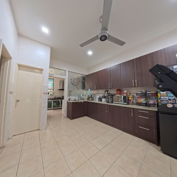 2-storey Terraced House for Sale in Bandar Kinrara (Selangor) - Adrian Leong - Kitchen - PropertyGuru.com.my