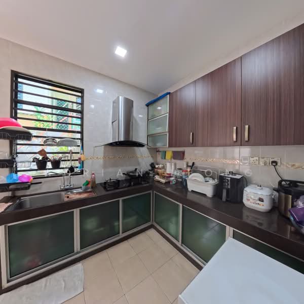 2-storey Terraced House for Sale in Bandar Kinrara (Selangor) - Adrian Leong - Kitchen - PropertyGuru.com.my