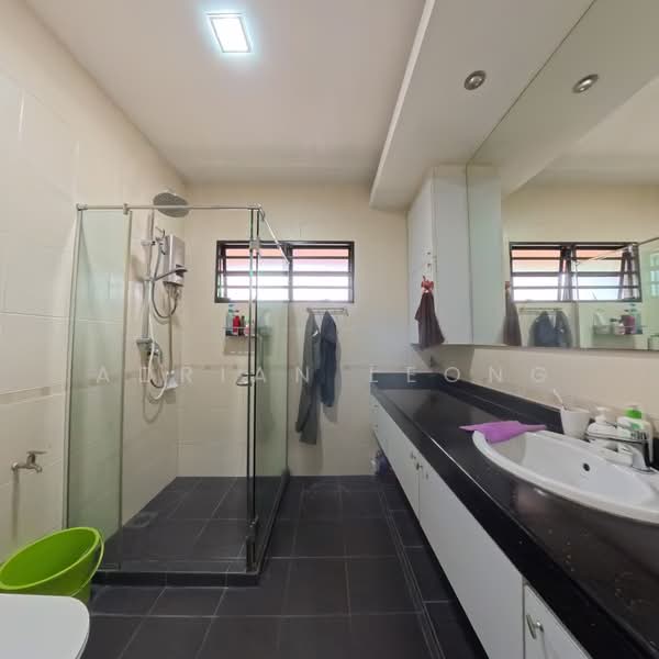 2-storey Terraced House for Sale in Bandar Kinrara (Selangor) - Adrian Leong - Bathroom - PropertyGuru.com.my