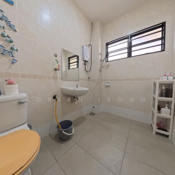 2-storey Terraced House for Sale in Bandar Kinrara (Selangor) - Adrian Leong - Bathroom - PropertyGuru.com.my