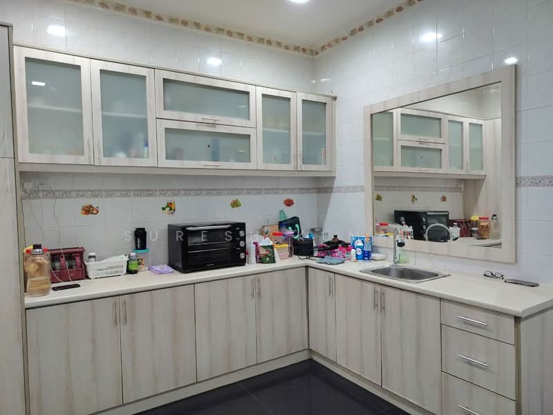 Rumah Teres 2 Tingkat untuk Dijual di Kota Kemuning (Shah Alam) - Suresh Kumar - Kitchen - PropertyGuru.com.my