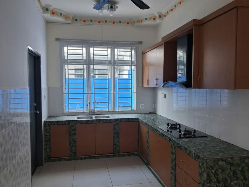Banglo Pautan untuk Dijual di Taman Mutiara Rini (Skudai) - Calley Chin - Kitchen - PropertyGuru.com.my