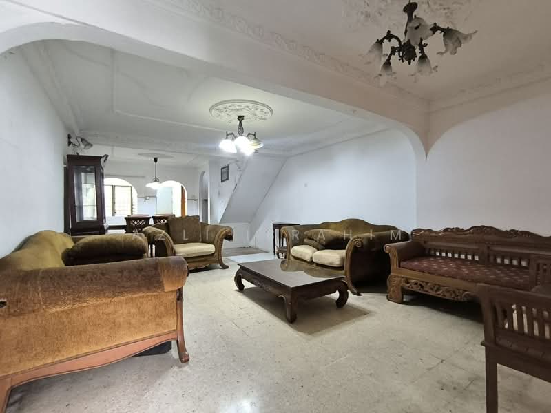 Rumah Teres 2 Tingkat untuk Dijual di Taman Dagang Jaya (Ampang) - Azli Ibrahim - Living Room - PropertyGuru.com.my
