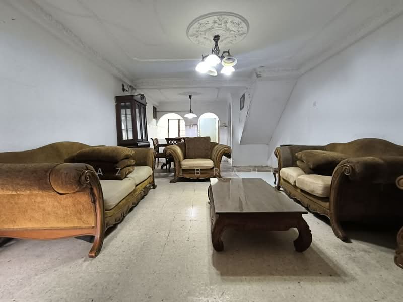Rumah Teres 2 Tingkat untuk Dijual di Taman Dagang Jaya (Ampang) - Azli Ibrahim - Living Room - PropertyGuru.com.my