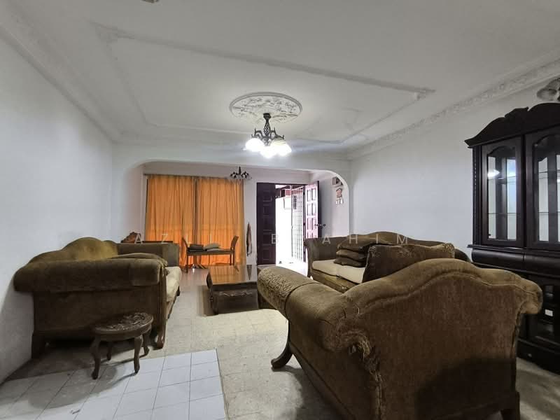 Rumah Teres 2 Tingkat untuk Dijual di Taman Dagang Jaya (Ampang) - Azli Ibrahim - Living Room - PropertyGuru.com.my