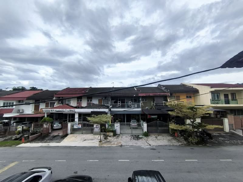 Rumah Teres 2 Tingkat untuk Dijual di Taman Dagang Jaya (Ampang) - Azli Ibrahim - Exterior - PropertyGuru.com.my