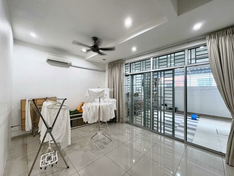 Rumah Teres 3 Tingkat untuk Dijual di Taman Titi Heights (Balik Pulau) - Qyan Goh - Balcony - PropertyGuru.com.my