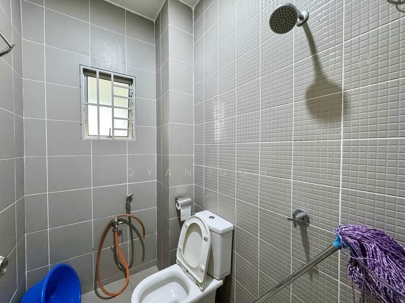 Rumah Teres 3 Tingkat untuk Dijual di Taman Titi Heights (Balik Pulau) - Qyan Goh - Bathroom - PropertyGuru.com.my