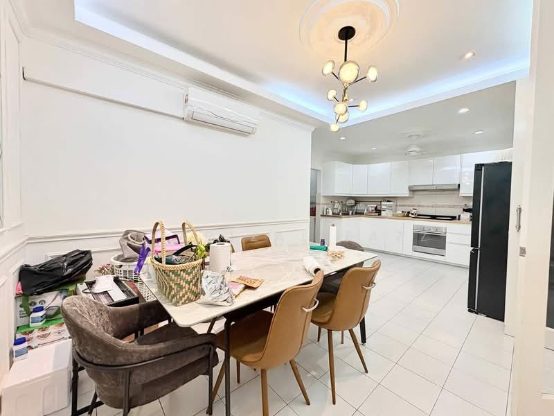Rumah Teres 2 Tingkat untuk Dijual di Seksyen 7 (Shah Alam) - Isfarizal fazz - Dining Room - PropertyGuru.com.my