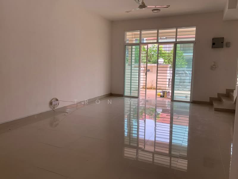 2-storey Terraced House for Rent in Ampang Saujana (Ampang) - Tron Wan - Living Room - PropertyGuru.com.my