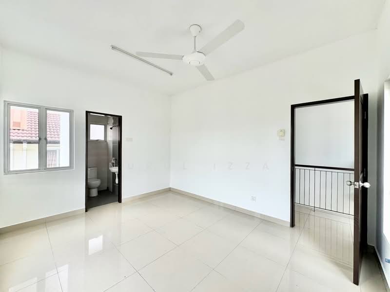2-storey Terraced House for Sale in Puncak Bestari (Puncak Alam) - Nurul Izza - Bathroom - PropertyGuru.com.my