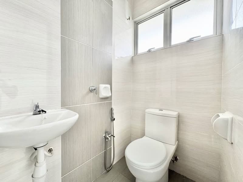 2-storey Terraced House for Sale in Puncak Bestari (Puncak Alam) - Nurul Izza - Bathroom - PropertyGuru.com.my